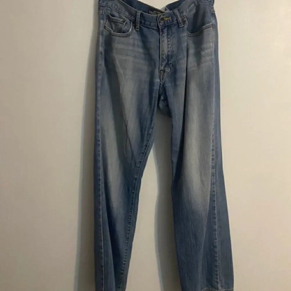 Lucky Brand 361 Vintage 5 pocket distressed Straight denim jeans, size 33/32